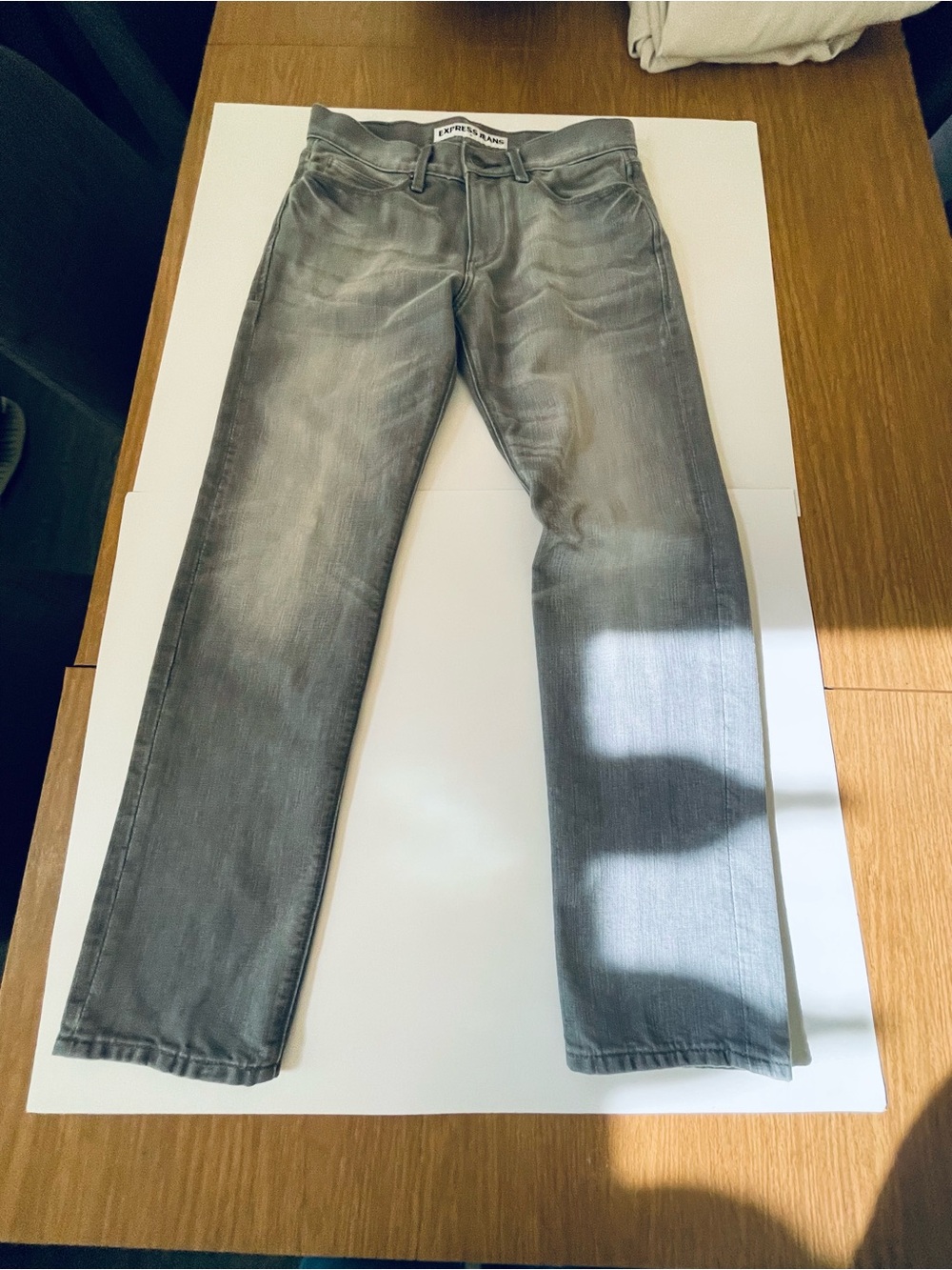 Express Men’s Gray Slim Straight Jeans with Faded Detail. 31x32 slim